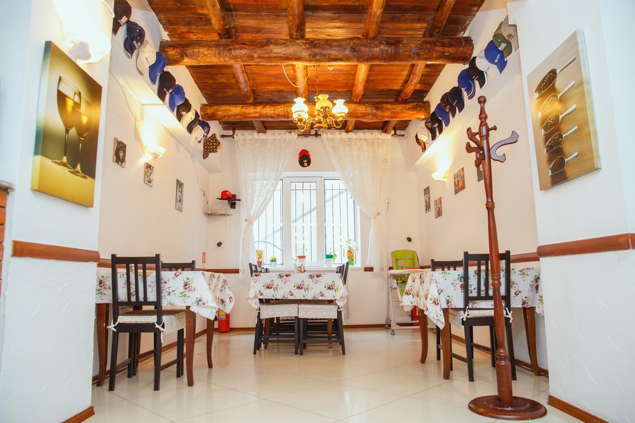 Mini Hotel Venezia Atyrau Ngoại thất bức ảnh